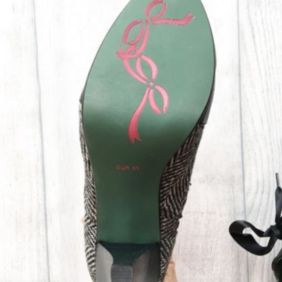 Poetic License Betseys Buttons Oxford Bootie Heels - Picture 8 of 8